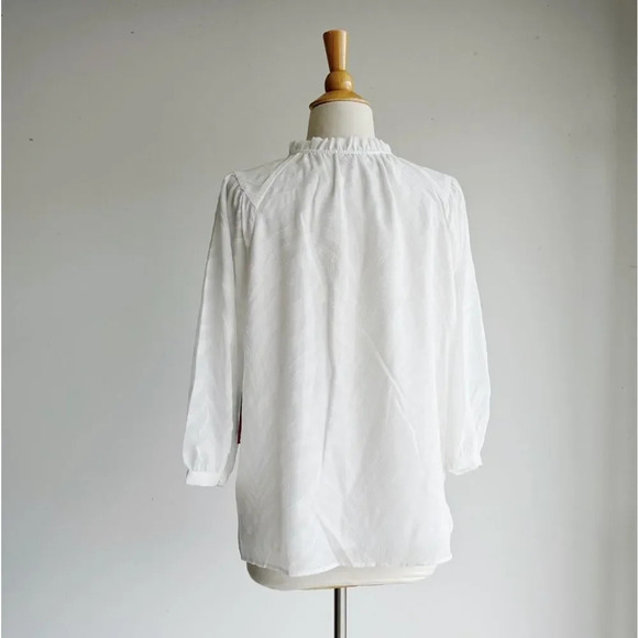 NWT VINCE CAMUTO | White Split Neck Peasant Blouse | Multiple Sizes - Picture 3 of 6